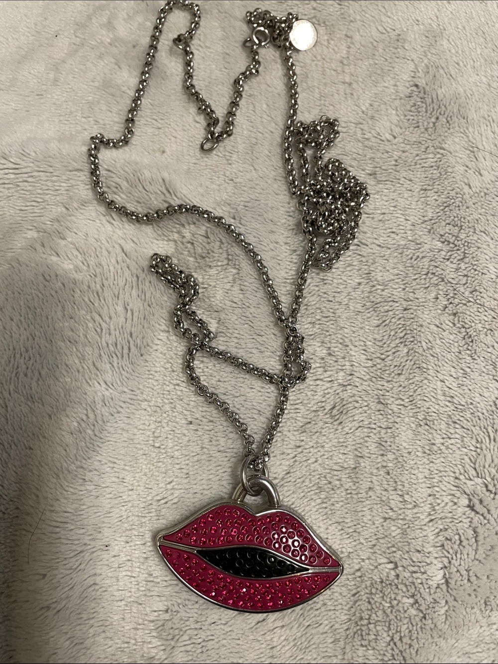 Marc jacobs crystal Pink Lip pendant watch extra long necklace